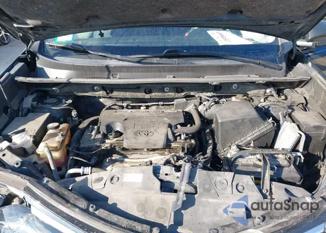 2018 Toyota Rav4 Le z USA, uszkodzony, nr VIN JTMZFREV0JD122642